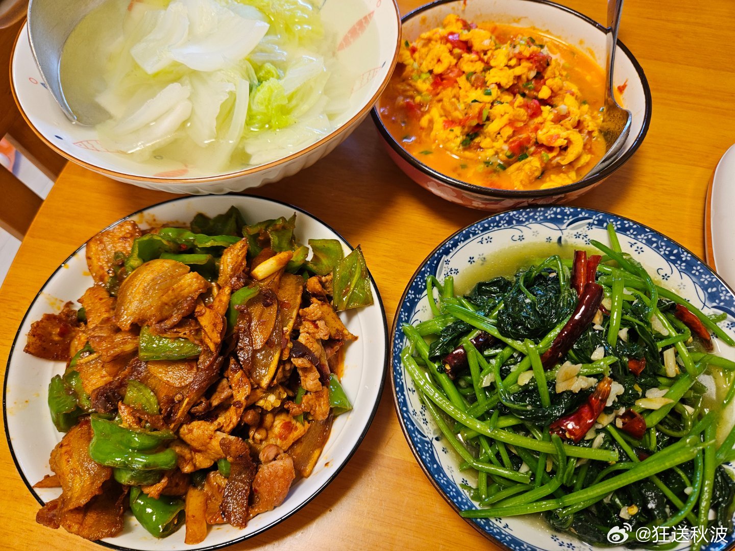 三菜一汤，简简单单，这两天看到几个日本人吃饭的视频，我在日本肯定会生活不下去，简