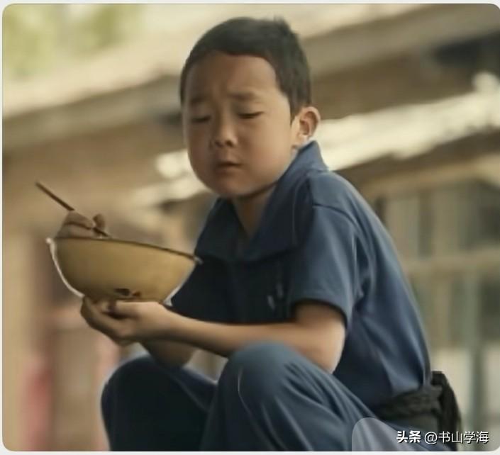 电视剧《主角》里边，张黑娃的一句台词把人能笑趴下。他说：你舅把人家的鞋给搞破了。