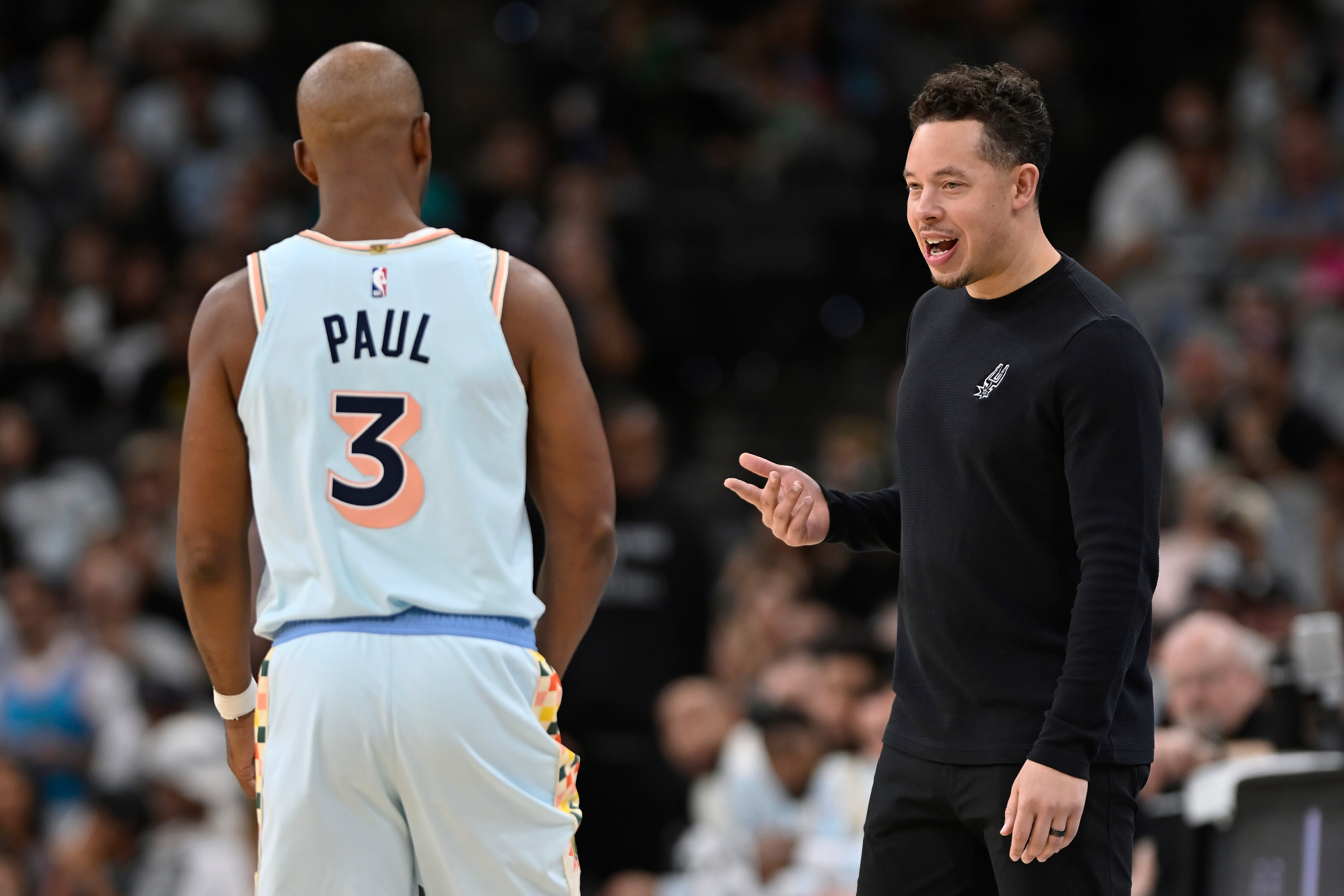 我让GPT说说保罗退役后最适合执教哪支NBA球队，执教的概率有多大，它直接给全明