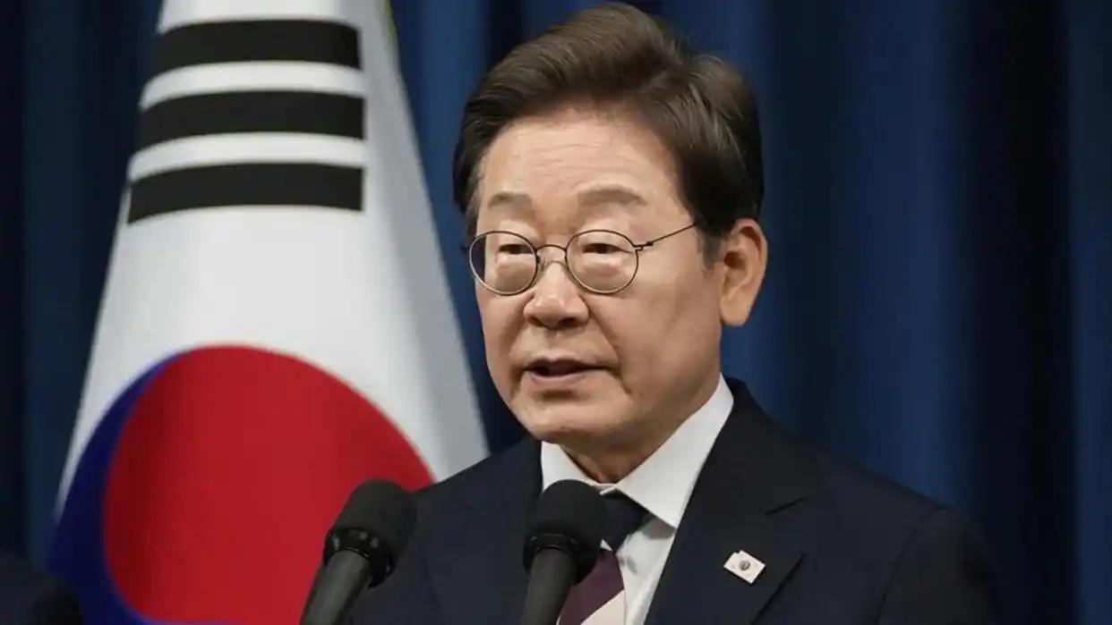 泽连斯基未替韩国隐藏两名朝鲜俘虏，并称李在明此前与乌方有默契。
 
该说法目前缺
