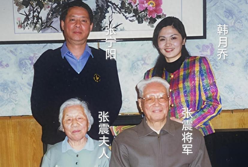 ​韩月乔与张宁阳，令人唏嘘的婚姻。
    韩月乔和张宁阳一样，都是出身​军人家