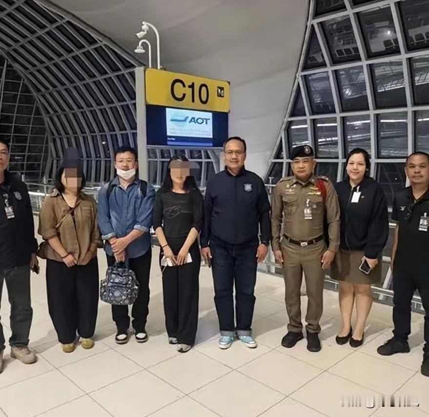 太让人揪心了！”泰国曼谷，三名国人赴曼谷旅游，其中一名男子因感冒留在宾馆休息，姐