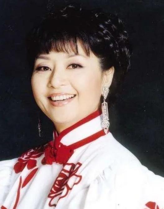 这是闹哪样？新婚之夜就准备离婚，真是从来没听说过。27年前结婚当天殷秀梅就提出了