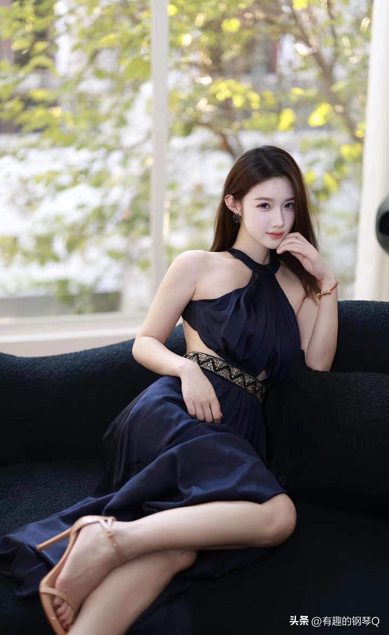 杨柳春风今夜闲
一杯浊酒问青天
为何花有重开日
人却从无再少年
绝世气质美人