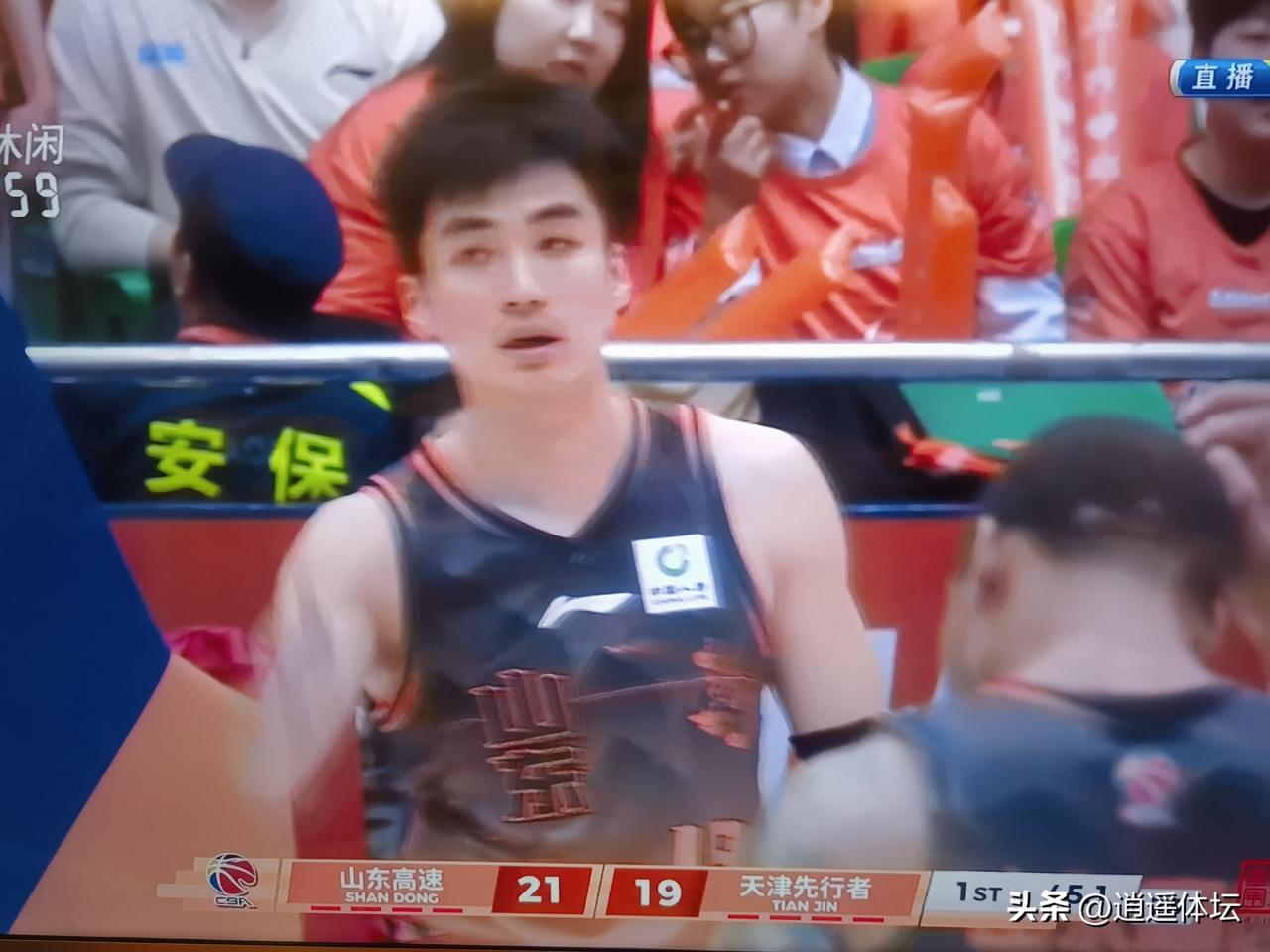 山东高速男篮于德豪这个球传的真是值得商榷！
      山东高速男篮主场迎战天津