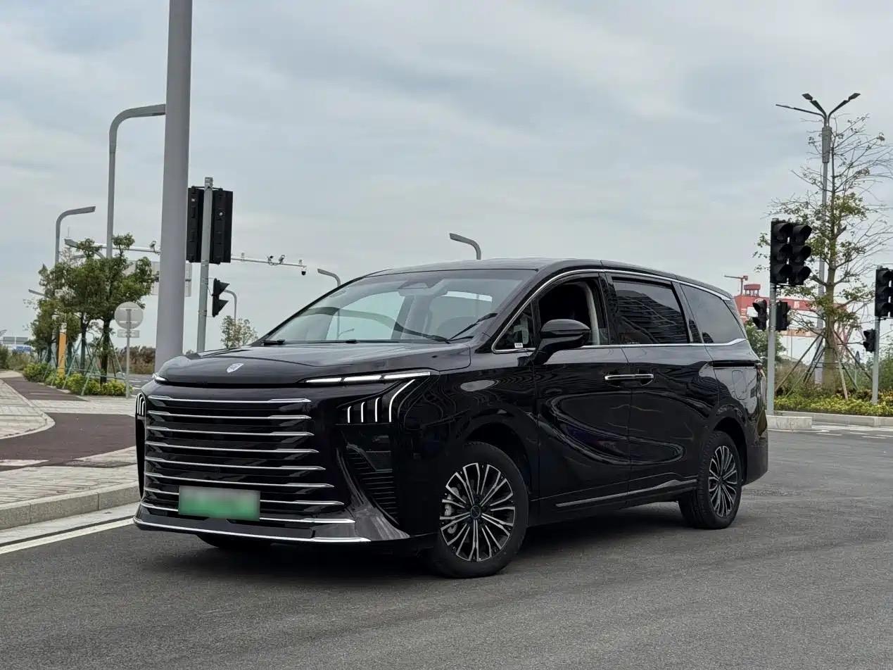 为什么越来越多人选零跑D19之前开燃油七座SUV，市区一公里1块多，一年油费一万