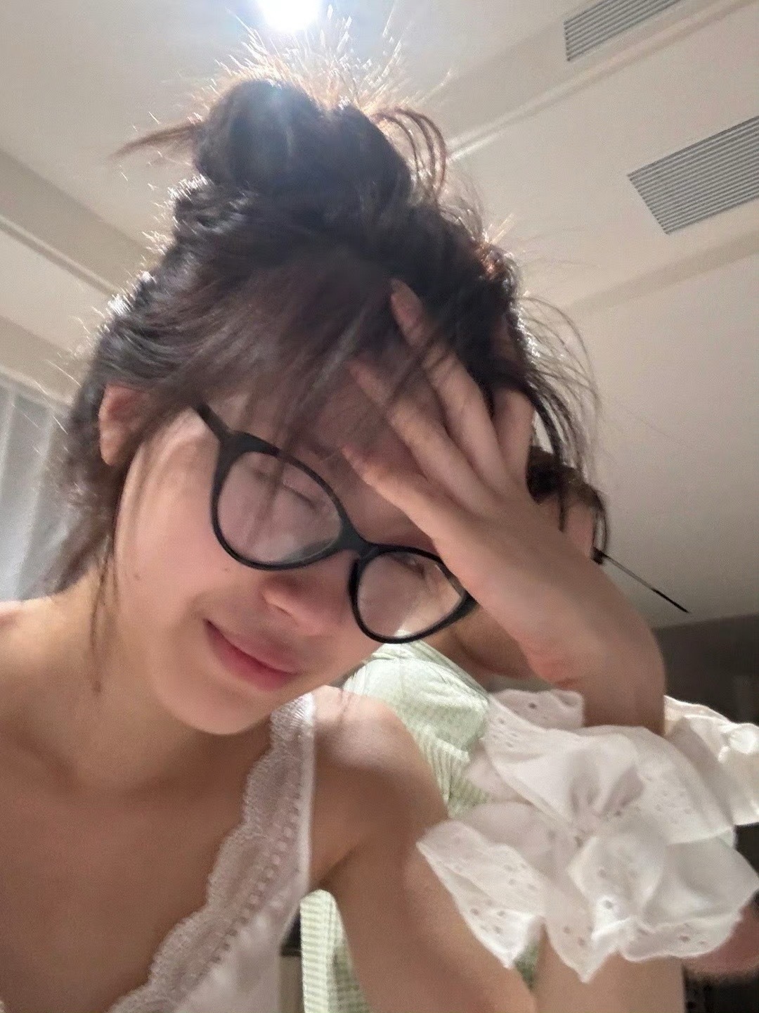 大半夜剪视频剪的快哭了.. ​ ​​​
