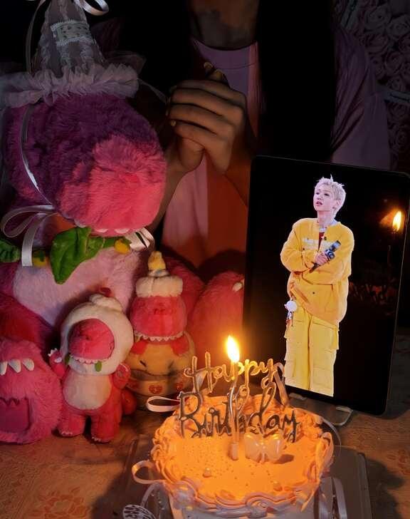 有汪苏泷陪伴的生日真快乐！
好早之前就收藏这个视频了，终于生日拍上同款了，超幸福