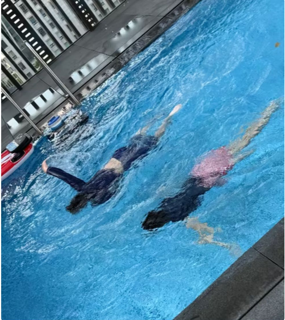 林志颖老婆晒儿子游泳照，10岁双胞胎儿子出镜，个头也随妈妈很高 