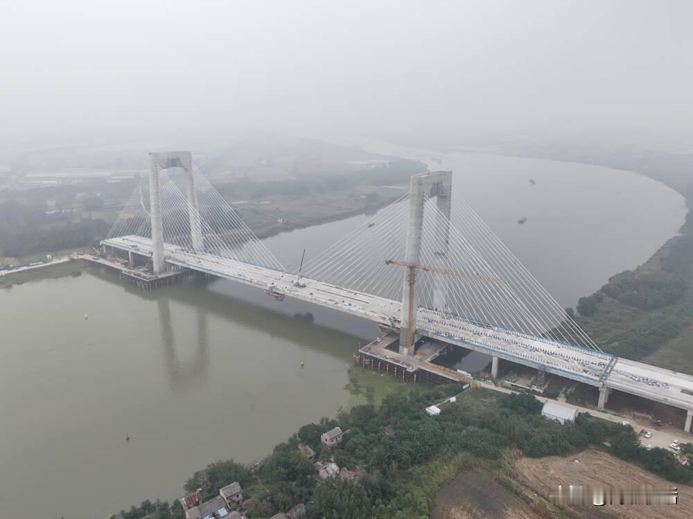 为临淮关淮河大桥“配套”的北岸连接线工程即将开工，改线工程的建设进度直接决定了临