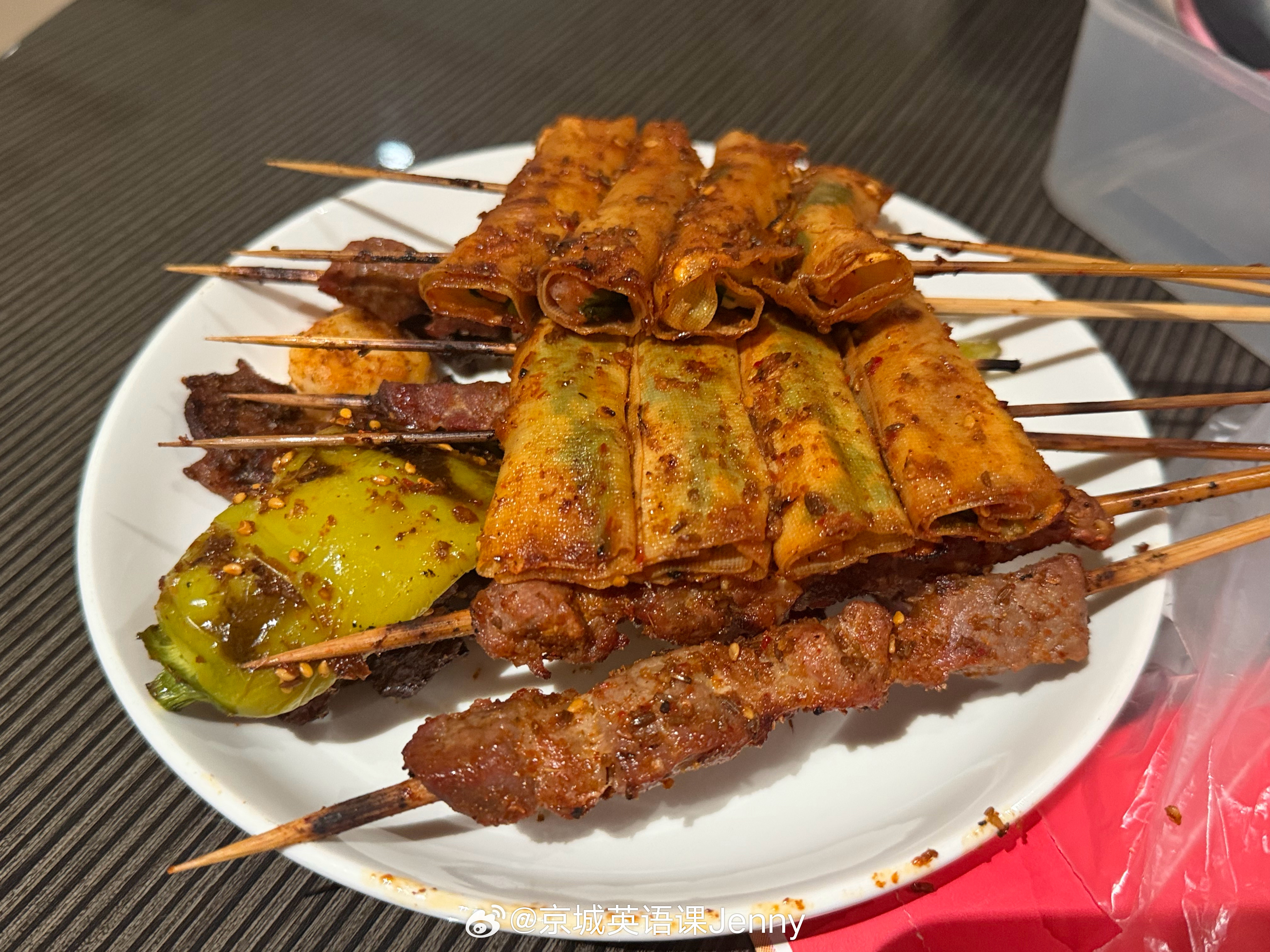 自从开始加班加点录课以后，饿得贼快！不是说过了30岁，胃口不会像年轻人那么好吗[