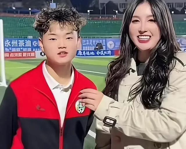 永州这事儿可太闹心了！美女老板唐蕾承诺球队夺冠就送车和 108 万奖金，结果球队