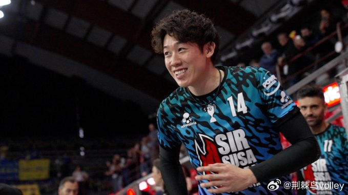 石川祐希：从个人角度而言，我认为出国打球非常有价值。这种价值在于，它能让我在更高