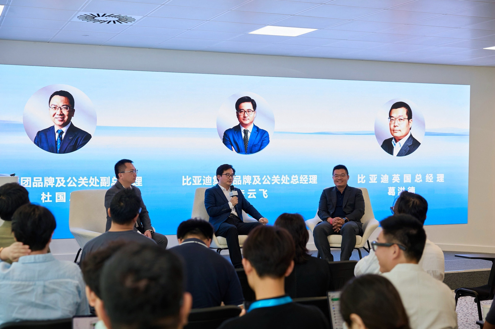 BYD把100个媒体到伦敦，整整5天时间。伦敦的物价大家都懂，他们花了这么多钱到