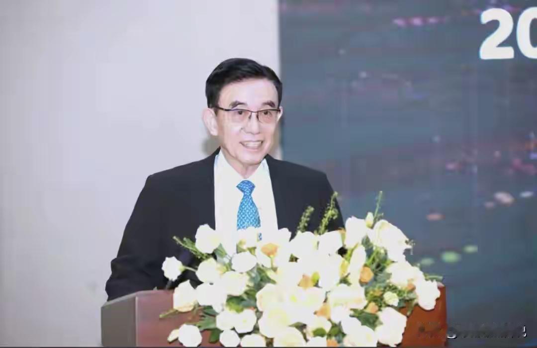 美国再也管不了，中微董事长恢复中国籍，带头攻关2纳米刻蚀机在全球半导体领域，刻蚀