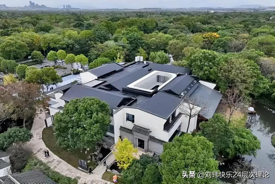 如果你觉得痛苦，而你身体健康，那痛苦一定由你的观念造成！认知痛苦