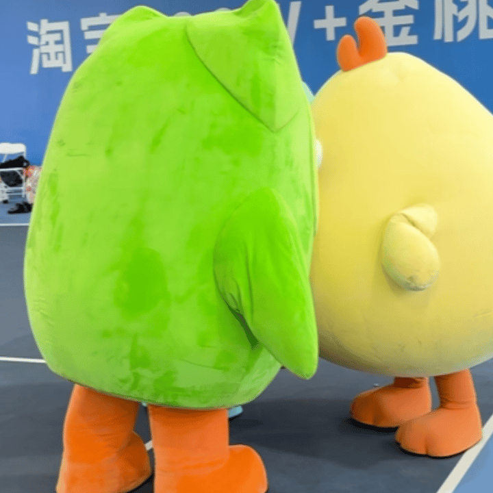 #没见过这么离谱的运动会# 选手们的精神状态太感人了，一个个跟打了鸡血似的，拼命