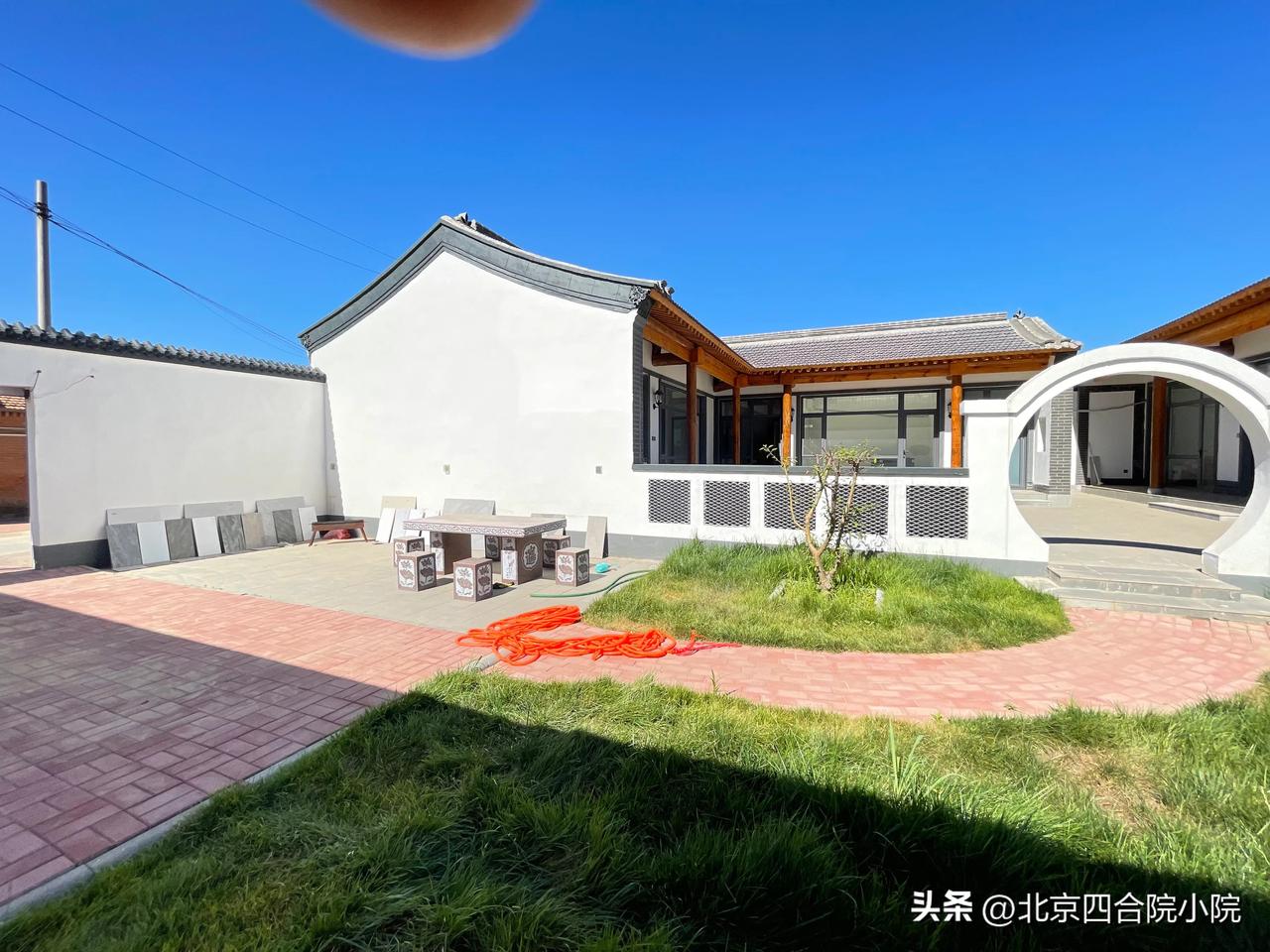我寻遍北京小院，去看了昌平小院，怀柔小院，最后在通州边上找到这套能确权流转到我个