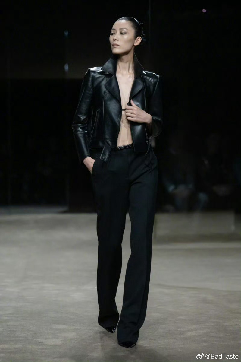 刘雯 × TOM FORD S/S 2027 巴黎时装周 ​​​
