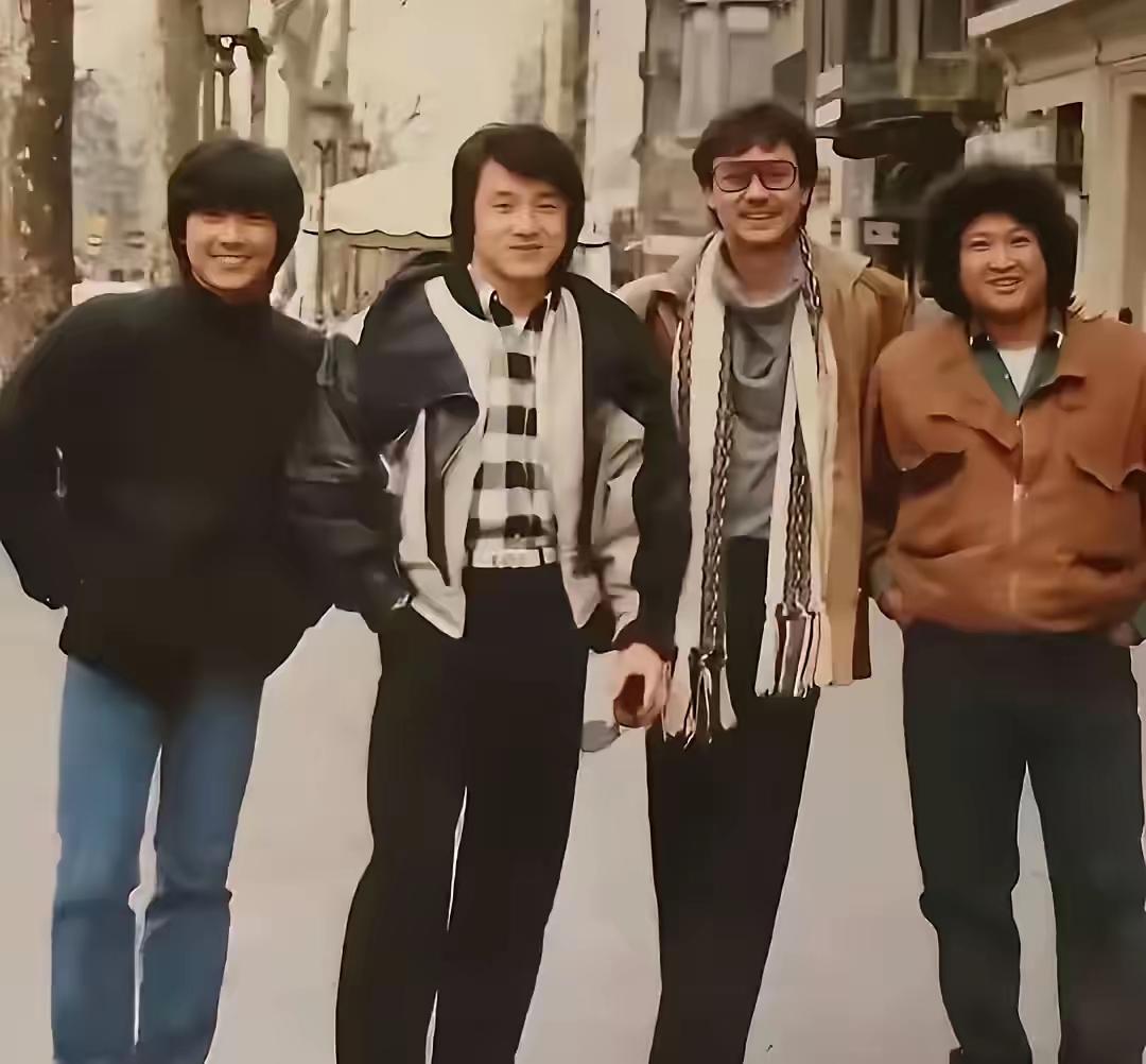几位都是大名人，重量级的演员，只认出了成龙，你能认出几位？