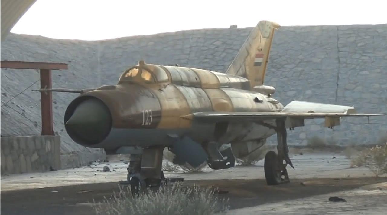 又一架非常早期生产的米格-21bis“鱼窝-L”（Fishbed-L）。
该机于