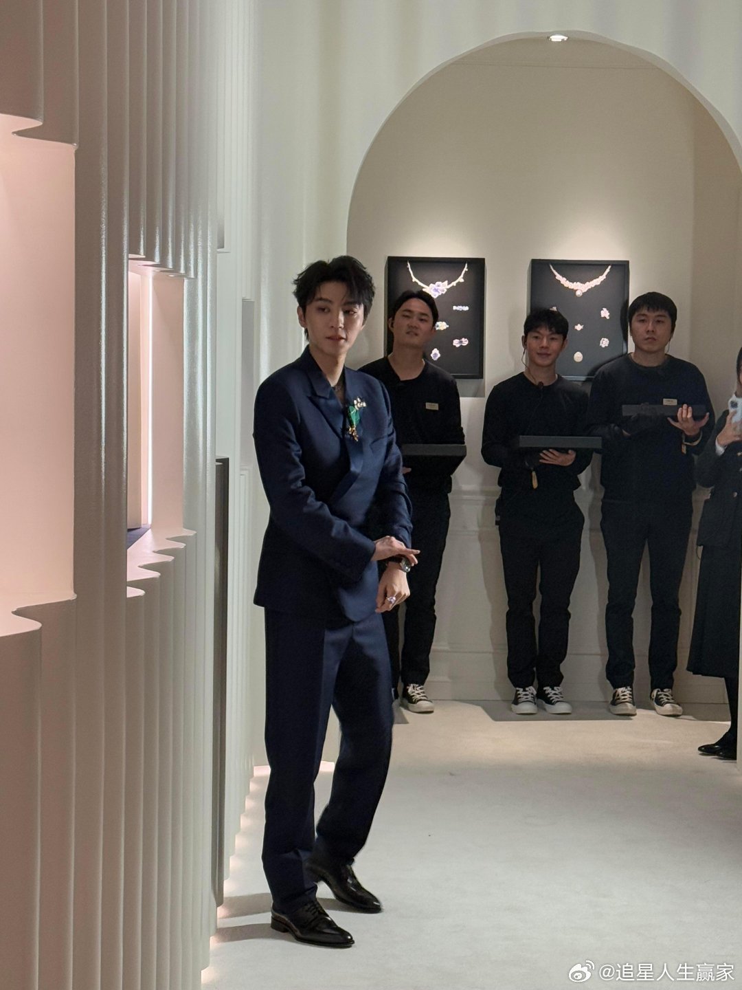 Dior活动现场的王俊凯，好权威的脸蛋和身材！完全高贵小王子 ​​​