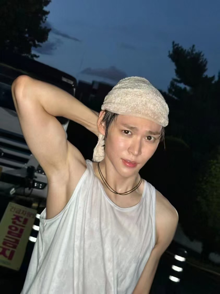 【🪑】对不起，我骗了你，我不是少爷，我每天醒那么早不是因为上私教课，是去后山上