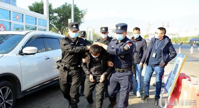 这群人胆子也太大了！
深圳这事太吓人！内鬼比外敌更可恨！27人团伙里应外合，妄图