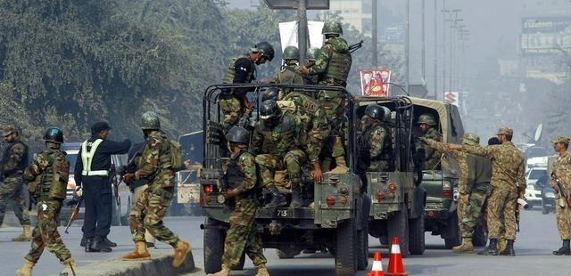 巴基斯坦打得过印度吗？就这么说吧，现在如果印度去打巴基斯坦，那基本是是稳输。因为