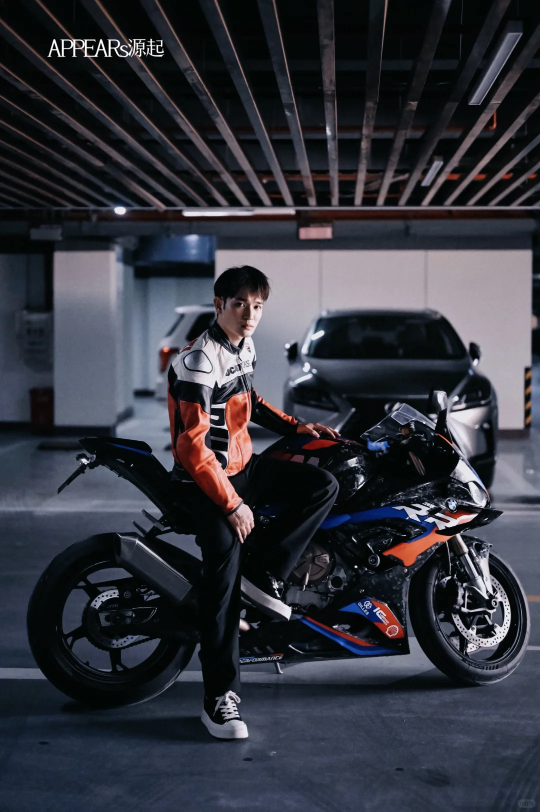 這麼帥氣的賽車手街上怎麼見不到？