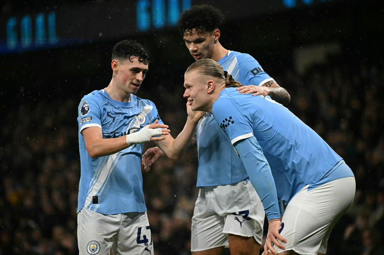 英超最新积分榜出炉！
曼城落后阿森纳3分，利物浦第六！


北京时间2月12日，