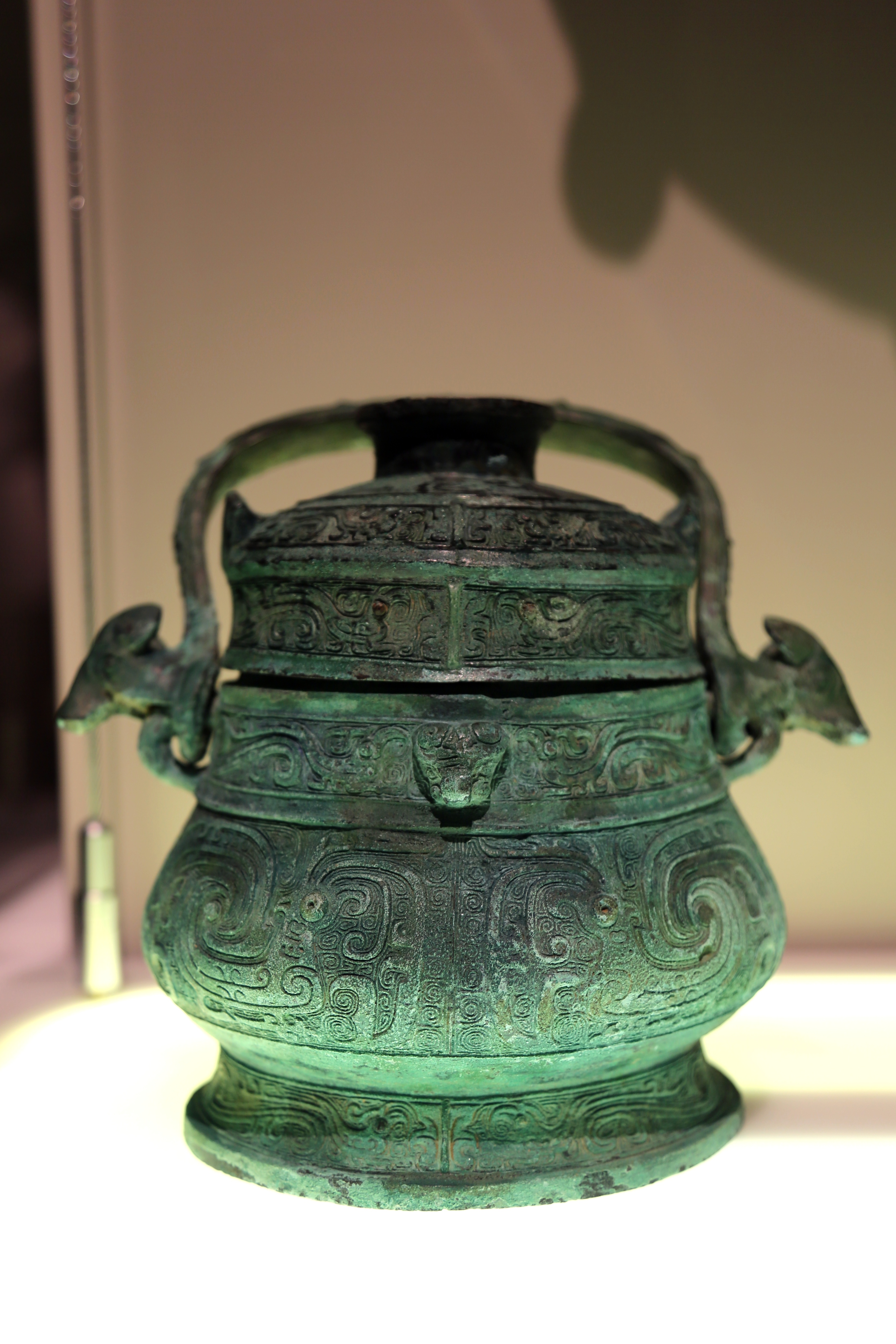 每天一件青铜器 英国Compton Verney美术馆藏西周昭穆时期的大凤鸟纹卣