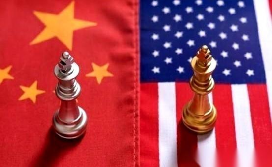 三十五万亿的债压在头上，喘不过气。
咱们这边呢，一张三千亿的免税单，轻轻递过去。