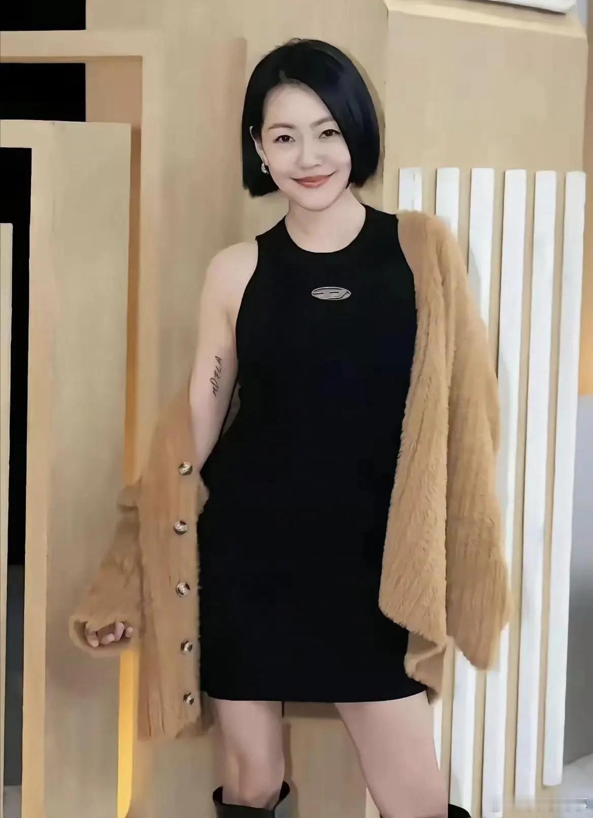 小S再陷丑闻风波，口碑一跌再跌，四面楚歌，源头都在她身上。王伟忠看得很透，随着大
