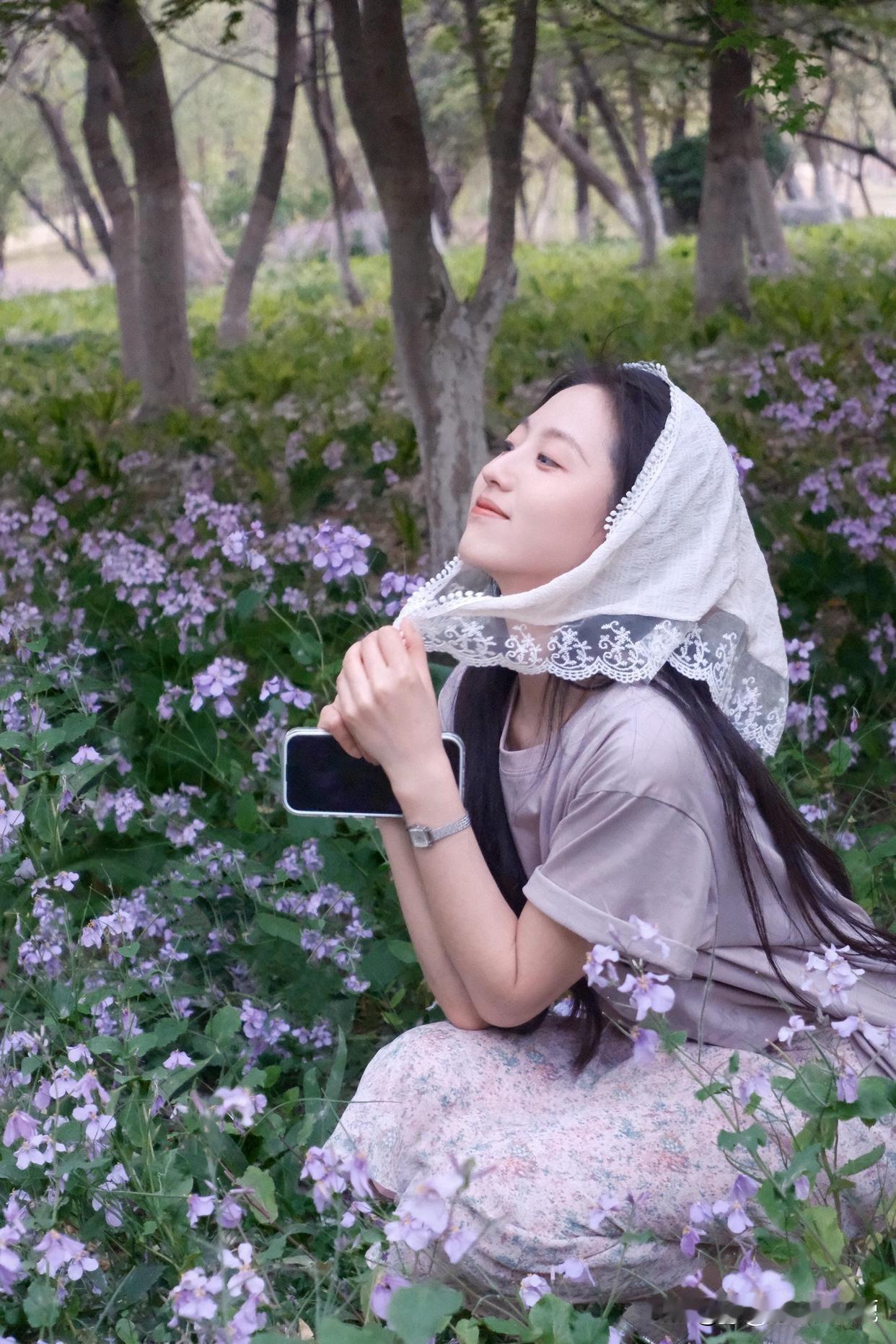 花海中的温柔时光，静享美好瞬间