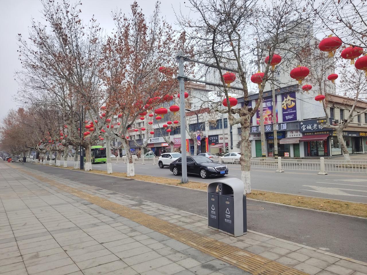 校长这个船头能否直面家长的投诉举报浪头
有一所学校的校长，听闻家长投诉举报毕业班