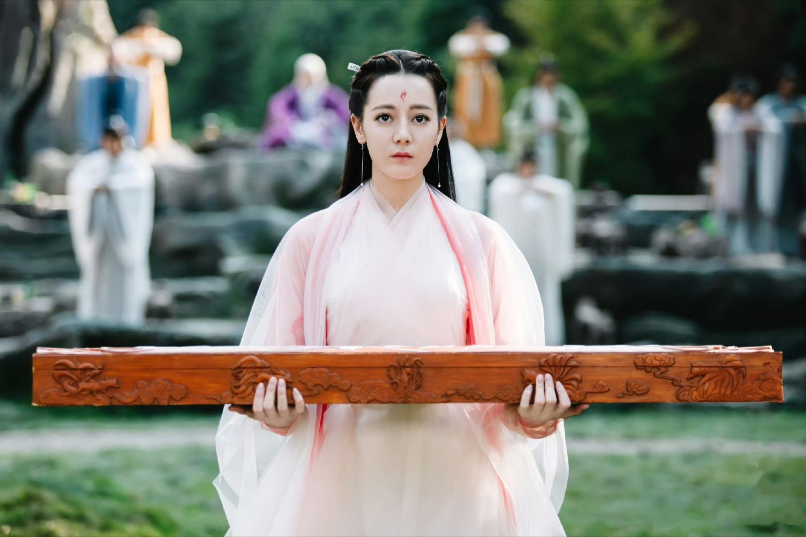迪丽热巴白凤九迪丽热巴钰珑迪丽热巴功夫女足四海八荒唯一一条九尾红狐 入股不亏！ 