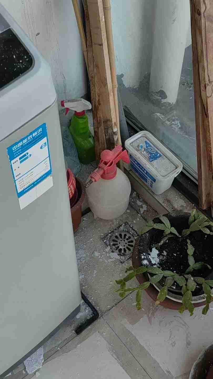 大清早，就被几条短消息吵醒了！一看原来是楼下邻居发来的，但没头没脑，咋回事啊？