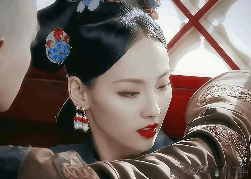 张嘉倪在《延禧攻略》里的发际线居然是画的，美女也有发际线的烦恼 ​​​