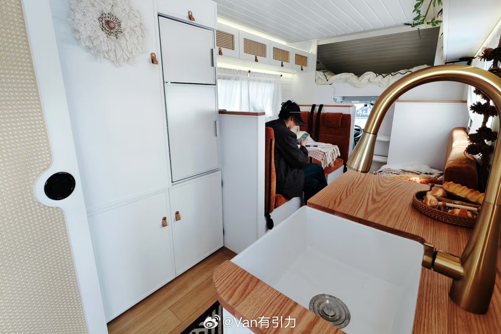 这个小C型有点意思！长安跨越者底盘之前听都没听过，对于平头结构我是有点担心的，不