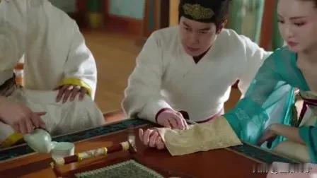 中医传奇“滑脉”：揭示生命的喜悦与健康的奥秘

在博大精深的中医理论中，脉诊作为