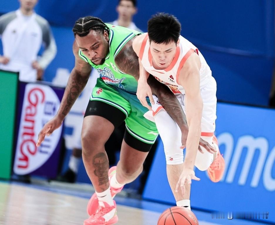 大器晚成！CBA大龄新秀的春天！
今天江苏男篮终于结束了自己的开局四连败，以88