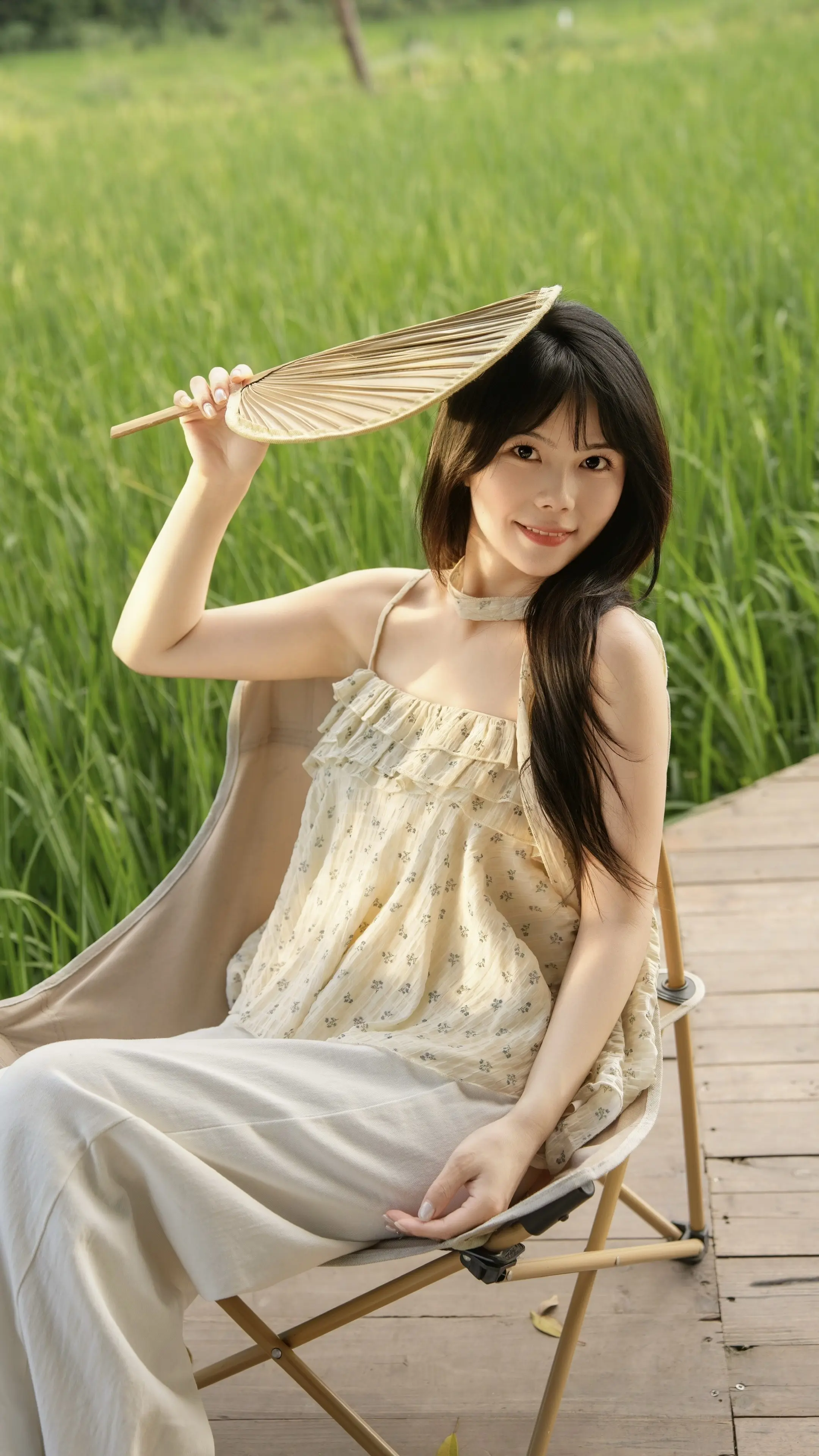 很喜欢稻田里一片片整齐的绿色 客妹