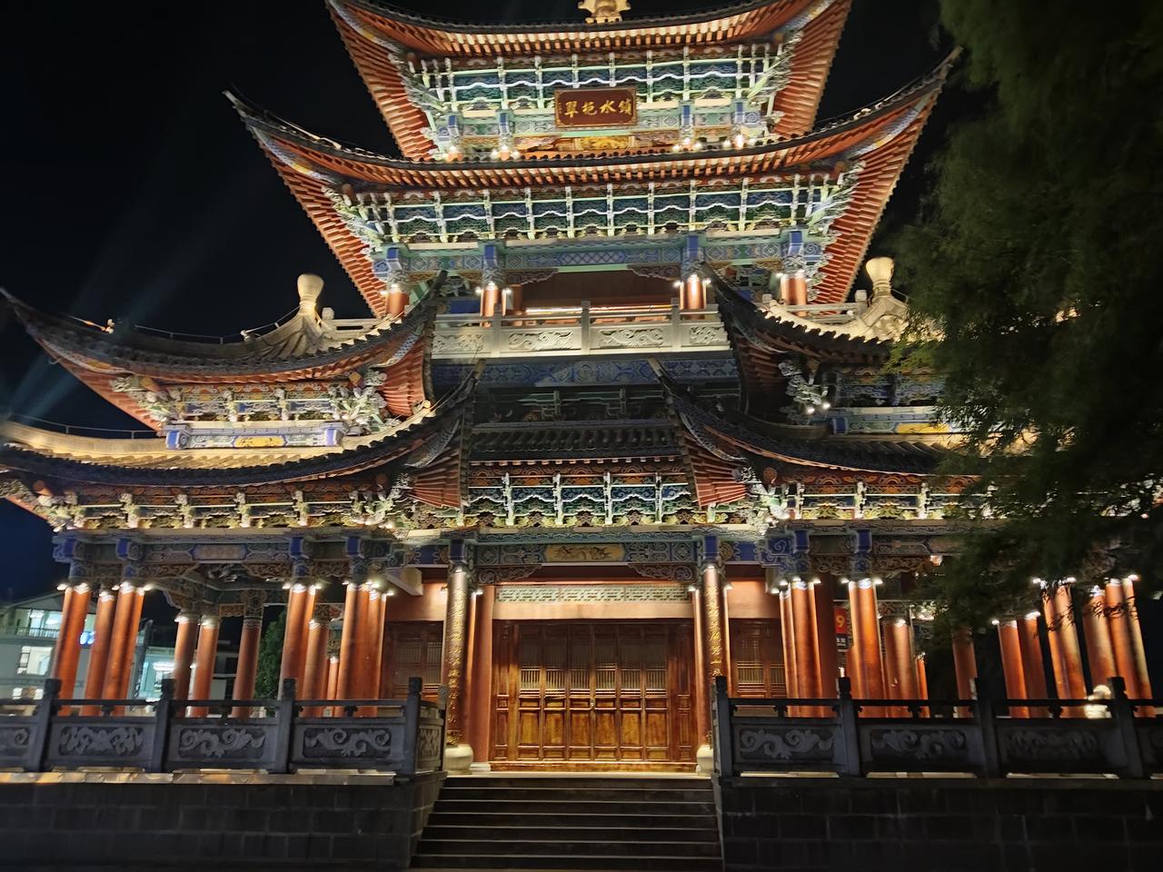 阿三的迷之操作:

阿三:          那个，高卢，再给我来一百多架阵风。