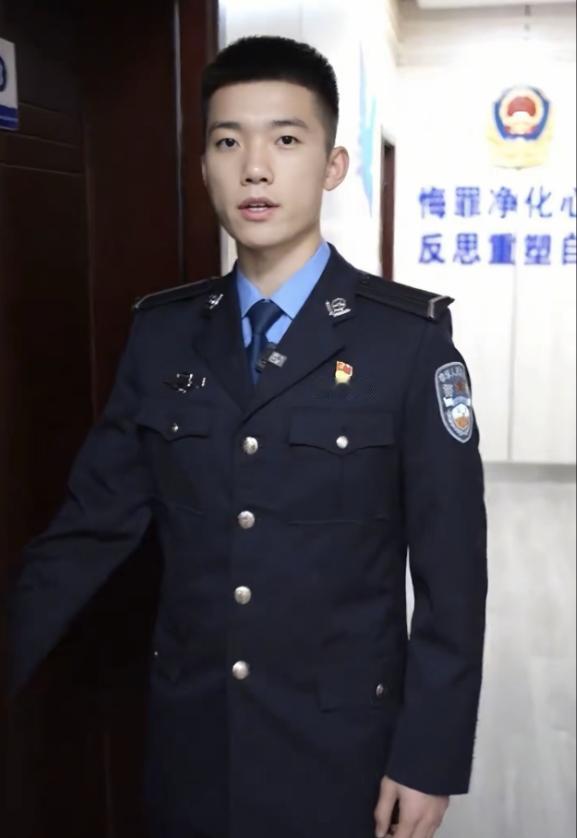 心痛！26岁帅气民警王琛去世，确诊前还在坚持出差，生命最后10天曝光。山东薛城年