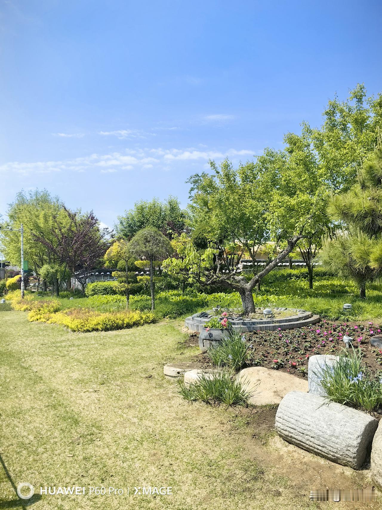 上联：一山一水一风景，如何对下联一言一行一人生