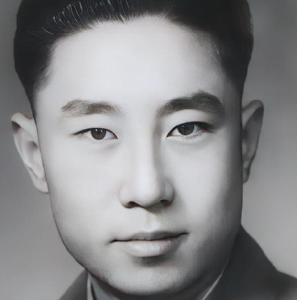 1938 年，特务去小学抓地下党杨文海，谁知刚到校门口，恰巧就碰上了杨文海，特务