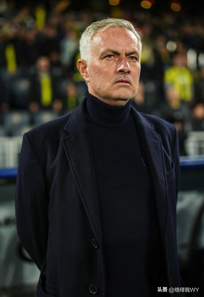 有人说，世人都崇拜天才，而我的偏爱是为普通人撑腰的穆里尼奥，鸟叔用人是看态度，有