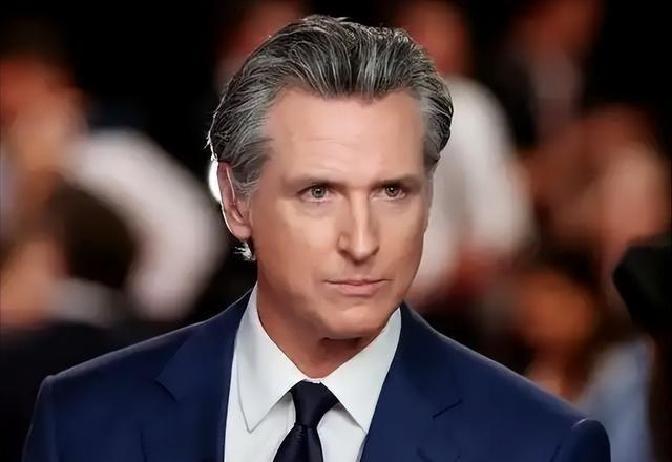 果不其然。
 
美国加州州长纽森如果突然宣布了要冲刺2028，这并不意外。
 