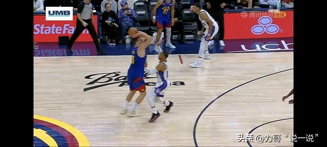 威少：关键时刻送你三分要怎么样，你还不是赢不了。
今天威少手刃前任，在比赛剩下1